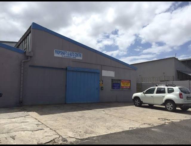 455M² FACTORY RENTED IN CLAREMONT